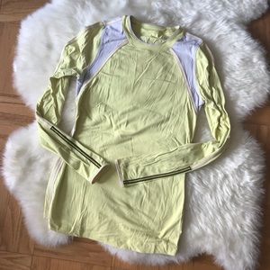 SOLD. Lululemon rulu longsleeve reflective details